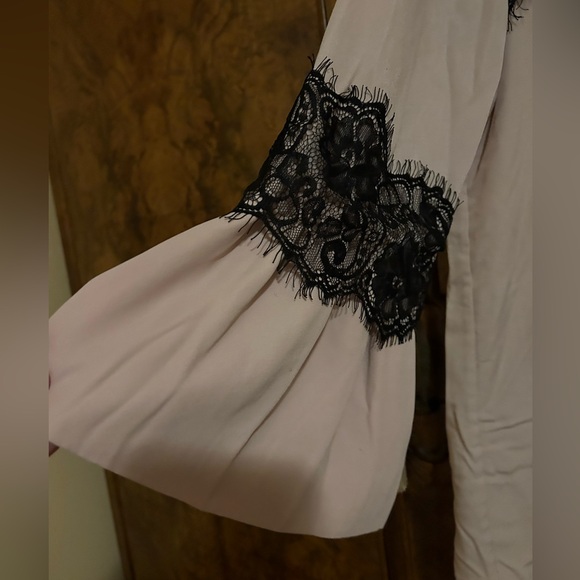 Karl Lagerfeld pink blouse black lace bell sleeves size M - Picture 2 of 9